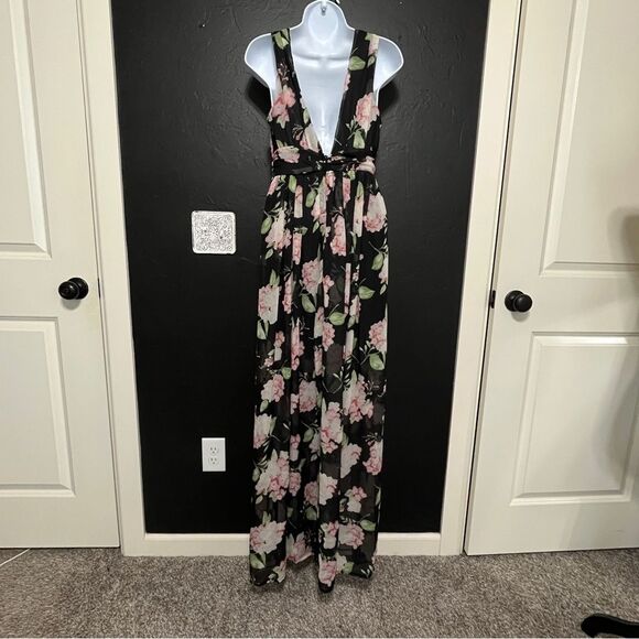 Windsor Black Floral Plunge Maxi Gown with Slit size Small - Picture 8 of 14